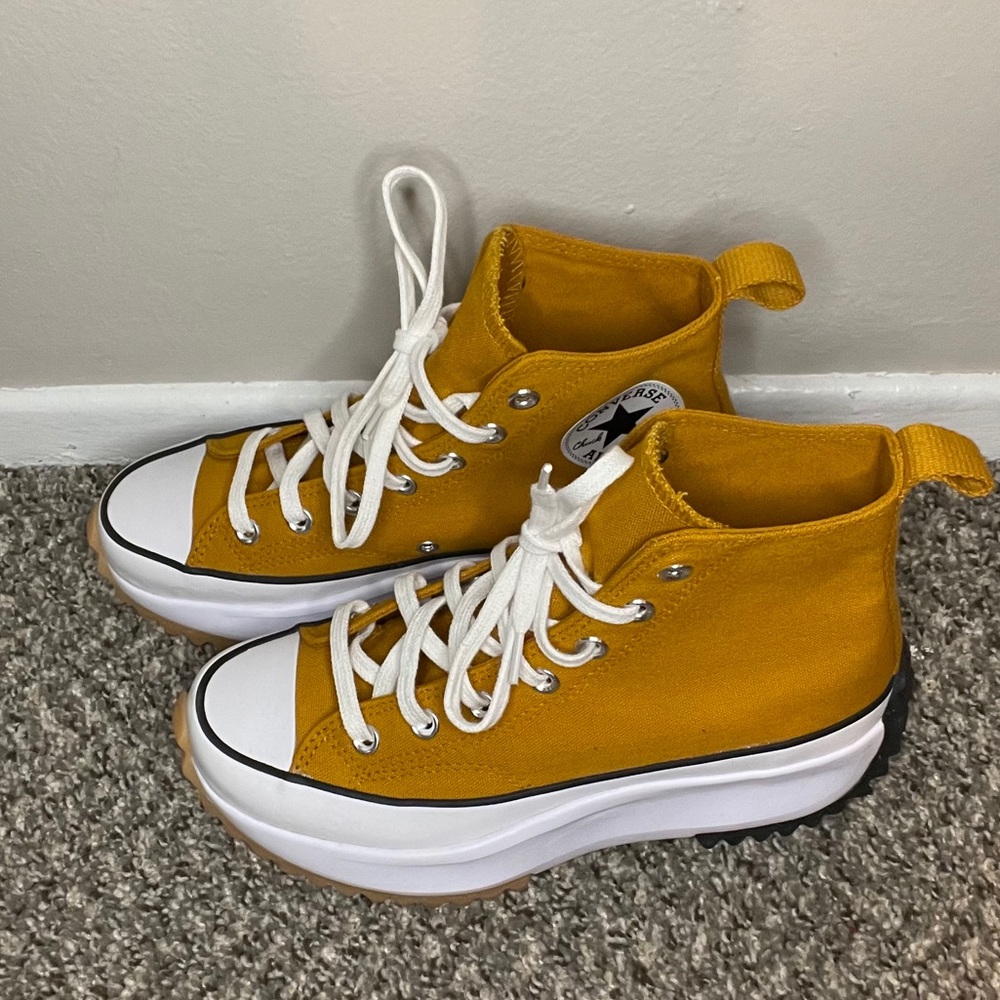 Women’s platform Converse sneakers size 7.5